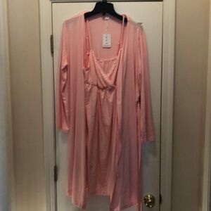 NWT SWOMOG maternity gown set